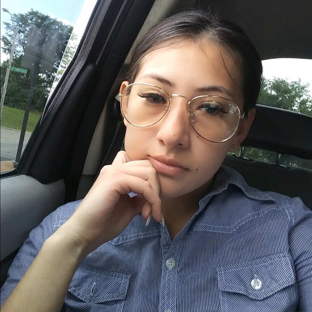 Meet your Posher, Feymi